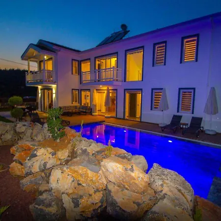 7 Kisilik Ozel Havuzlu Modern Oludeniz - Awz105